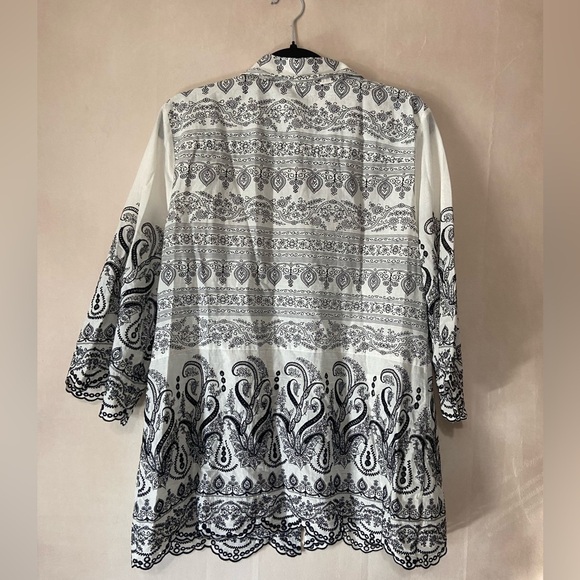 Chico's women's 2 (Large 12/14) paisley eyelet shirt w/ scallop hem 3/4 sleeve - Picture 3 of 7